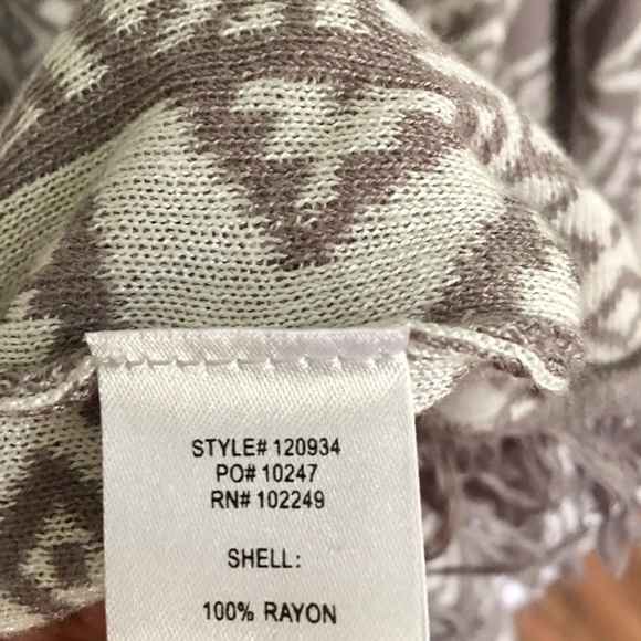 Skies Are Blue | Gray Aztec Sweater - Picture 7 of 7